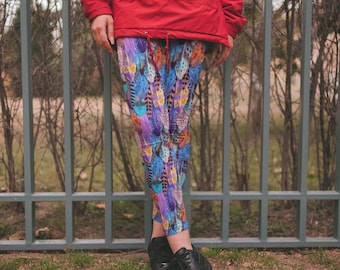 Colorful Feathers Print Youth Leggings, Bird Pattern Athletic Pants for Youth