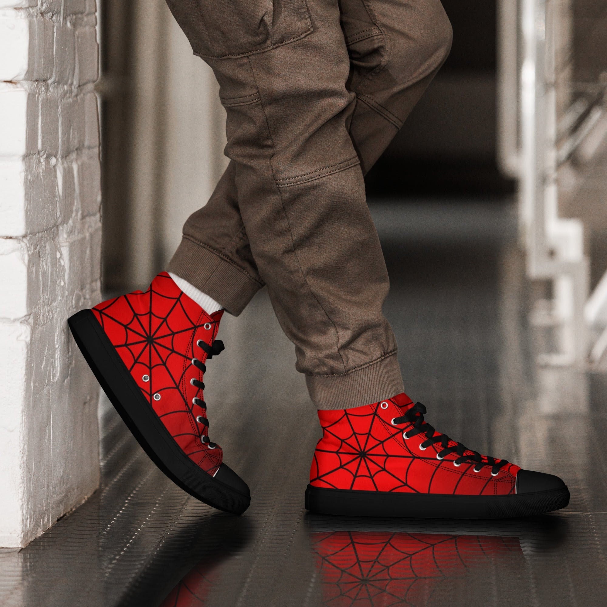 Crimson Spider Web Men's High Top Canvas Shoes, Red Spiderweb Print Sneakers