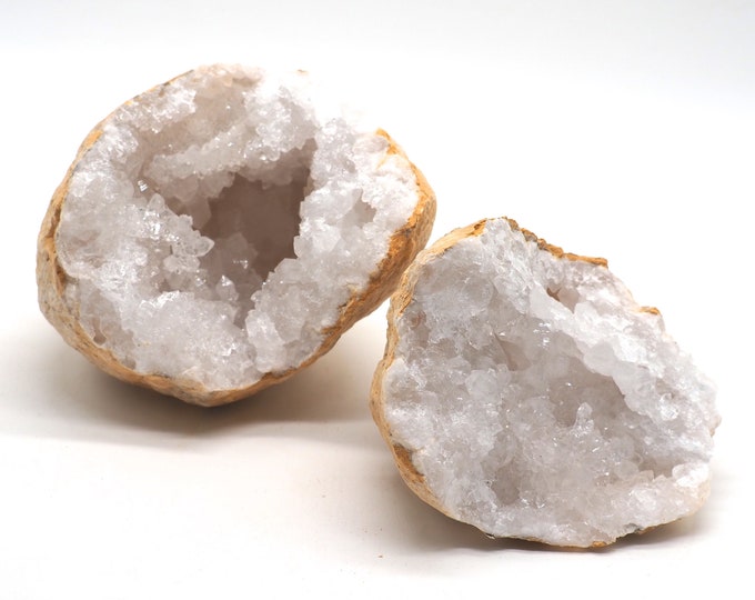 Complete geode calcite/quartz. +/- 100mm - 200mm. Different formats. Opened. Ethically sourced and fair trade mineral.
