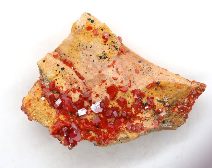 Vanadinite Crystal (55 mm x 45 mm x 25 mm (56 grams)