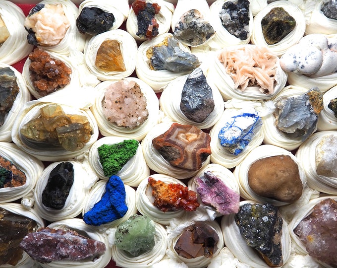 Gift box collection minerals 34 pieces