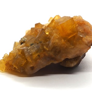 Éclats de fluorite jaune 60 mm x 55 mm (67 grammes)