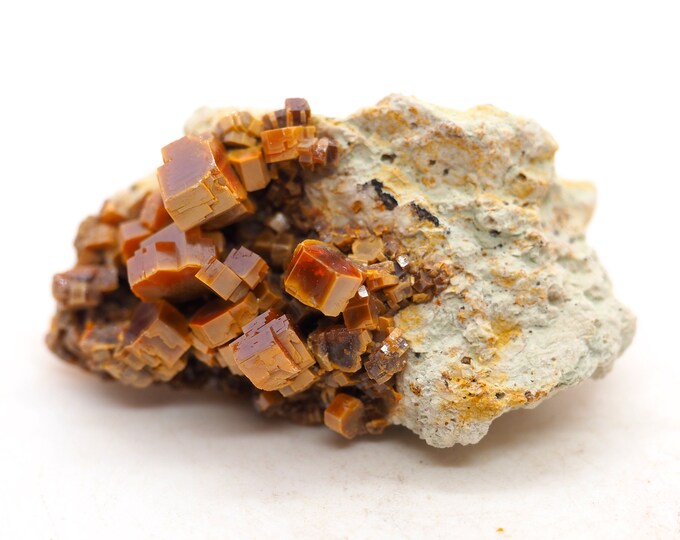 Vanadinite Crystal (50 mm x 30 mm x 25 mm (47 grams)