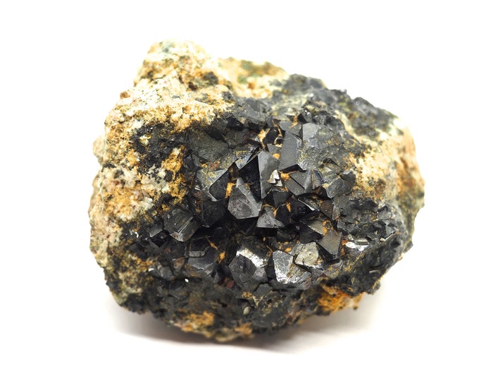 Magnetite on matrix 55mm x x50mm (144gram)