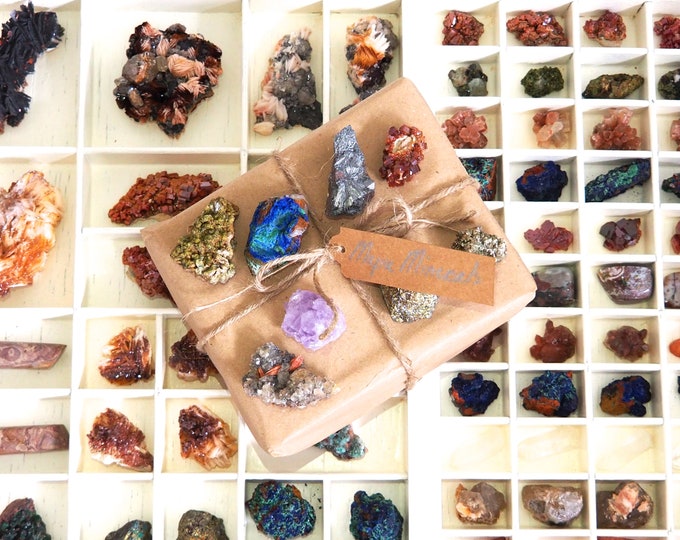 8 pieces Surprise gift package crystals and minerals.