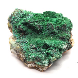 Malachite with fluorite 90mm x 65mm (226 grams)