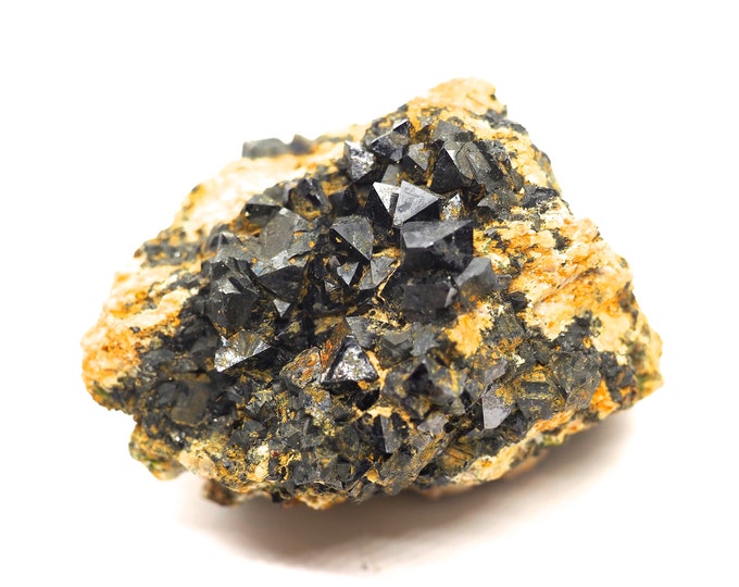 Magnetite on matrix 60mm x 45mm (146gram)