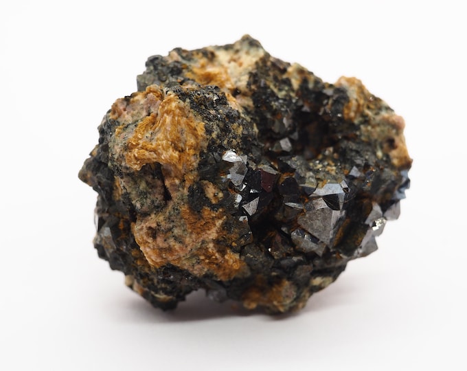 Magnetite on matrix 55mm x 50mm (114gram)
