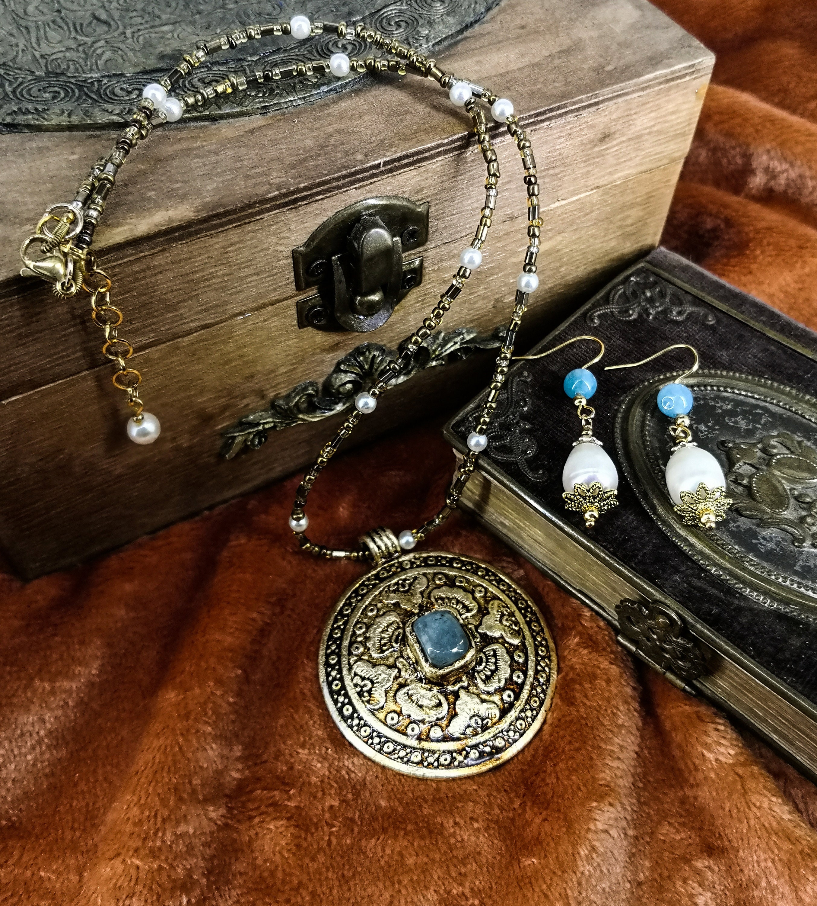 Matching Historical Tudor Style Necklace And Earrings With Real matching-historical-tudor-style-necklace-and-earrings-with-real