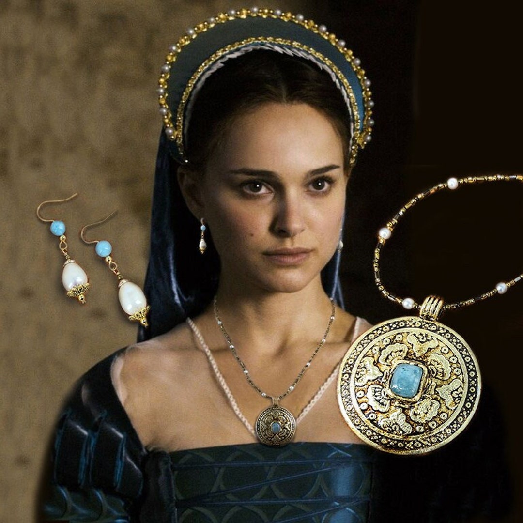 Matching Historical Tudor Style Necklace and Earrings With Real