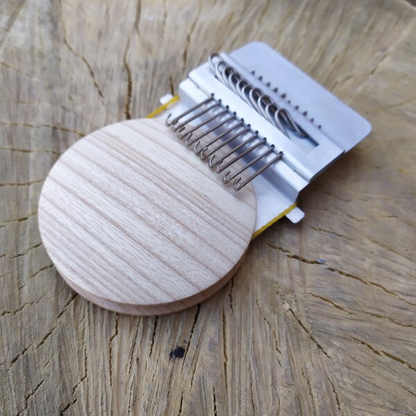 Speedweve type,small loom, Darning tool