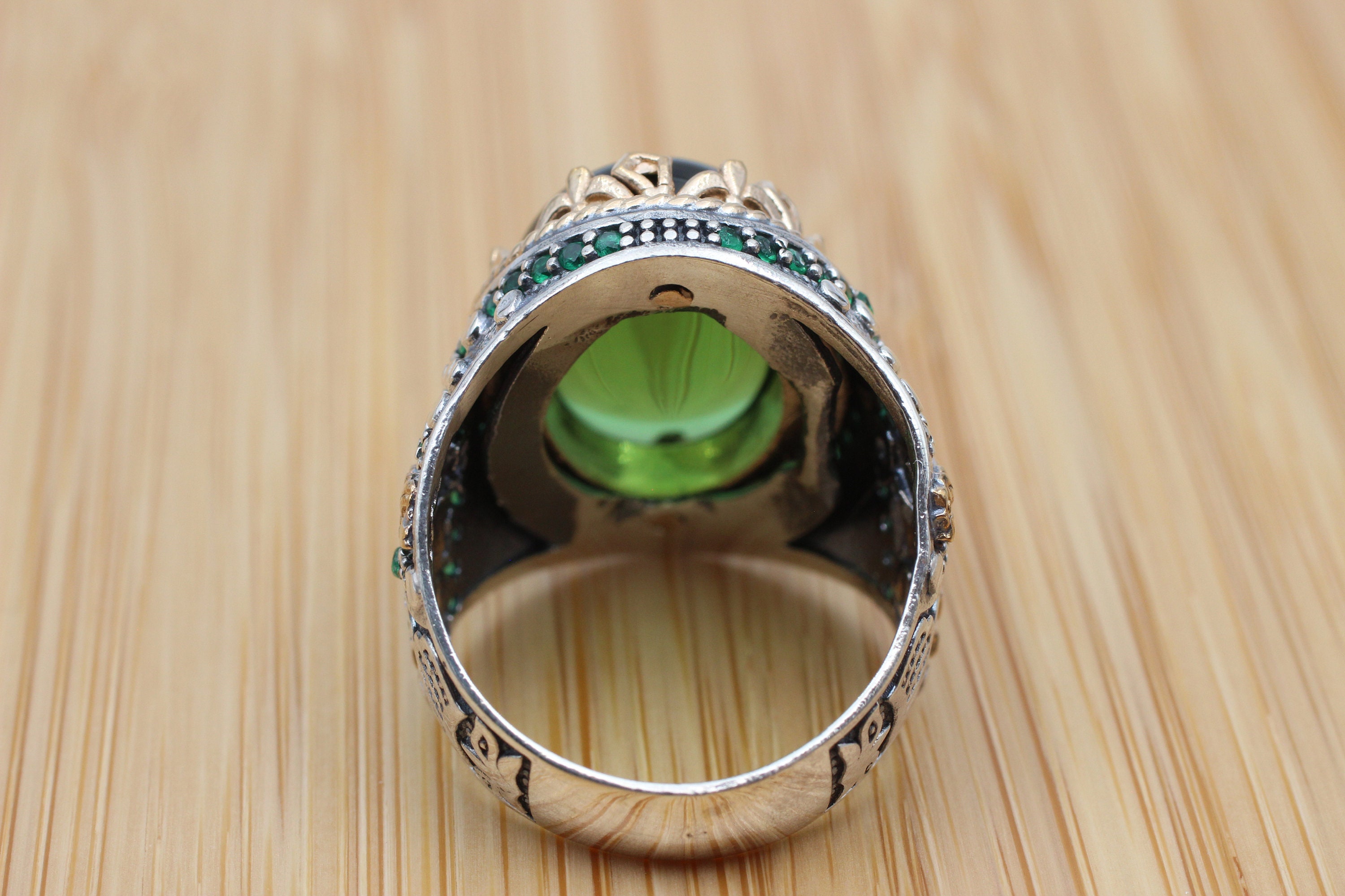 トルコ製 925silver 天然石エメラルド リング ハンドメイドのエメラルドリング：トルコ製925kスターリングシルバー