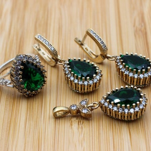 Handmade Turkish Emerald Set: 925k Sterling Silver Ring, Earrings, Pendant