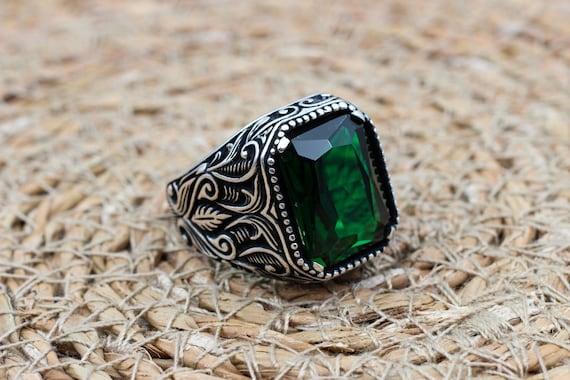 Bijoux homme 2025 emeraude