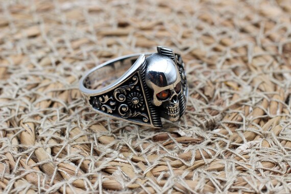 Skull ruby deals ring