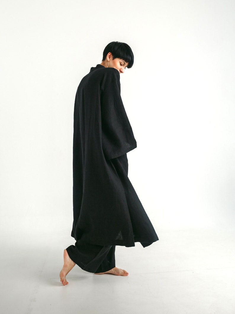 Long linen kimono. Black kimono.