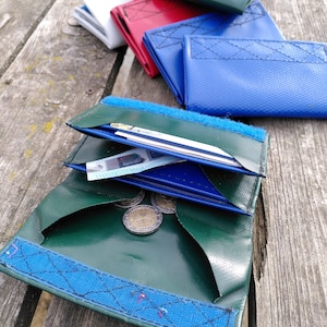 Carteira prática // Lona de caminhão // Grande compartimento para moedas