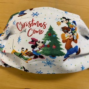 Mickey & Minnie- Christmas here we come - Adjustable earloops and nose bridge - 3 Layer Washable