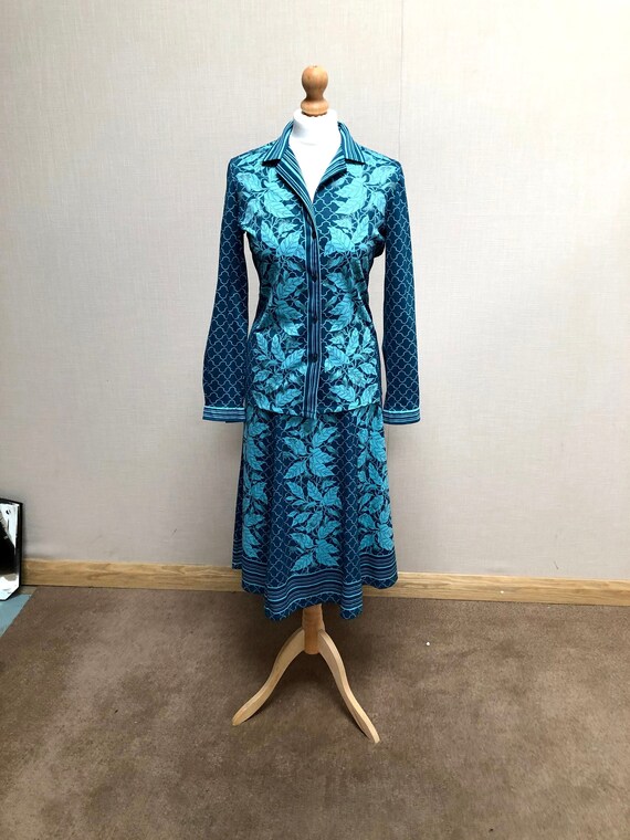VINTAGE TWO- PIECE