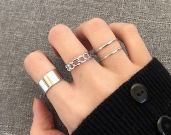 minimalist gold ring set
