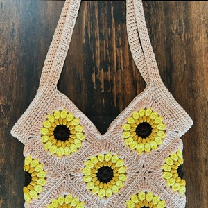 Bolso de crochet con girasoles