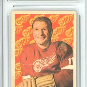 1961 Parkhurst Vic Stasiuk Graded Card #32 GMA 2