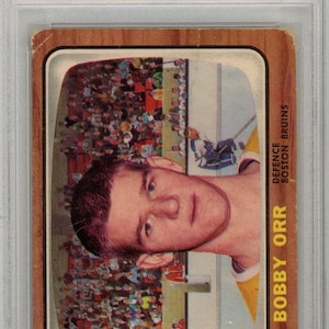 1966 Topps Bobby Orr Graded Rookie Card #35 PSA 1 image 1