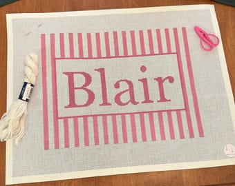 Lienzo para tapicería personalizado / Pintado a mano con 13 puntos de malla / Diseño de franja con nombre personalizado