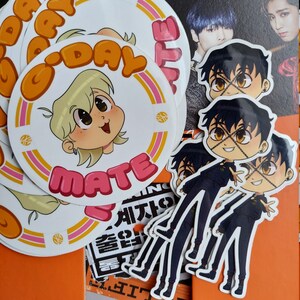 Stray Kinder G'Day Mate Lee Felix Yongbok und Gottes Menü Chibi Bang Chan K-Pop-Aufkleber