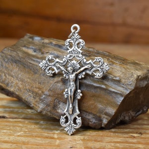 Vintage Collection Sterling Silver Hollow Carved Signed Jesus On The Cross Pendant