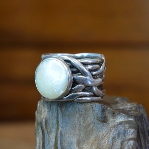 Vintage Collection Sterling Silver Mother of Pearl Signed Ring