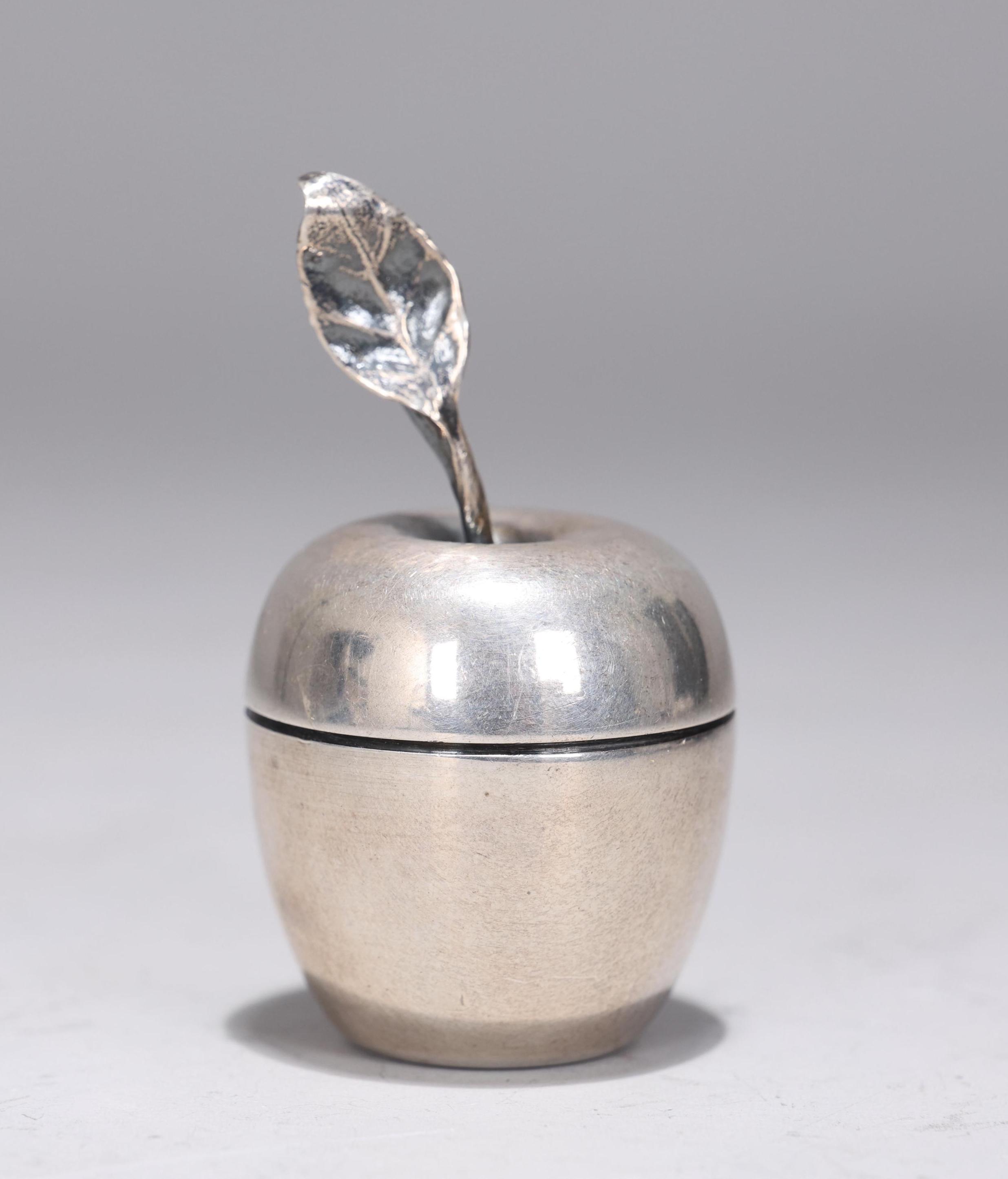 小物入れ Tiffany & Co. /Crystal Apple Trinket Box Tiffany & Co. Apple Sterling Silver Trinket Box - Etsy