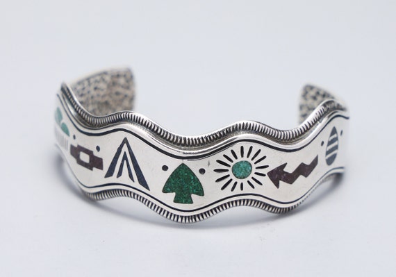 Waving Extreme Detail Vintage Native American Navajo Turquoise Coral Sterling Silver Bracelet Waving Extreme Detail Vintage Native American Navajo Turquoise Coral Sterling Silver Bracelet