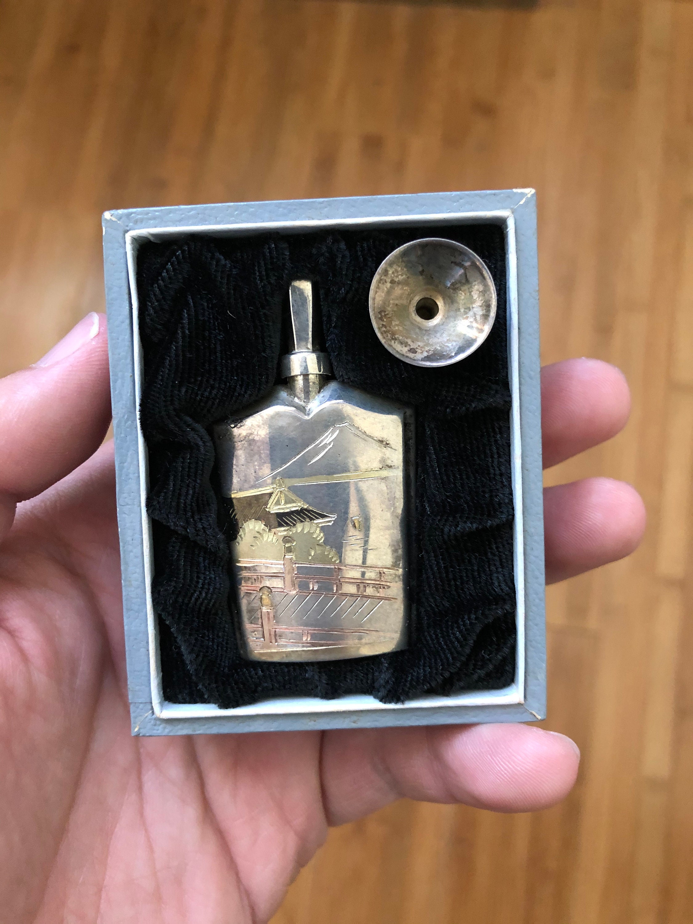 香水瓶　アトマイザー　彫金　SILVER　perfume bottle　ツキ10 Vintage Silver Japanese Style Natural Scene Hand Carved