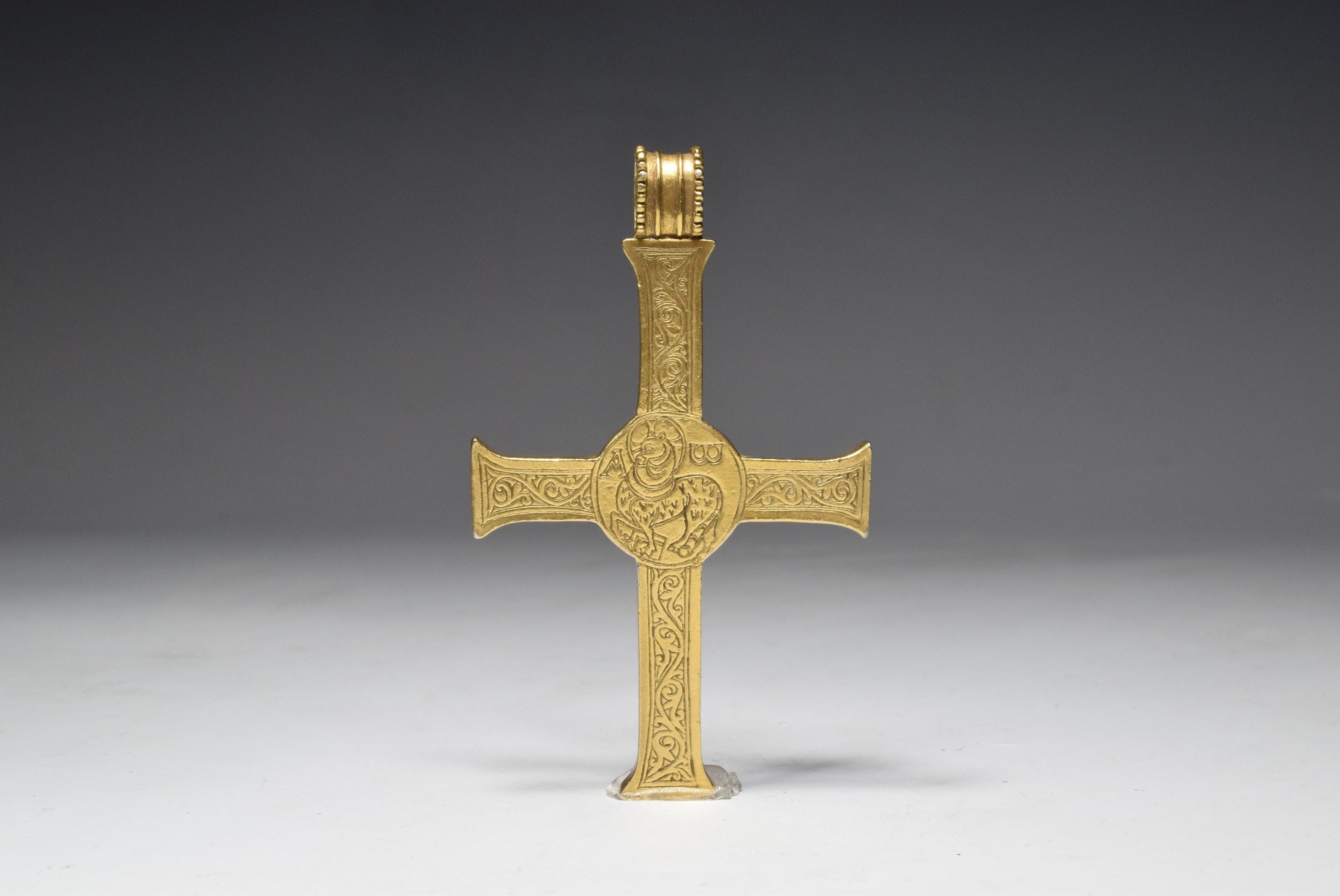 Vintage Collection MMA 1993 Gold Tone Lamb of God Large Cross