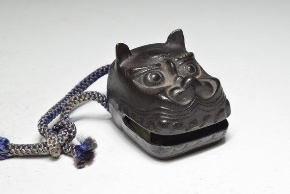Vintage Collection Japanese Style Signed Black Color Beast Head Bronze Bell