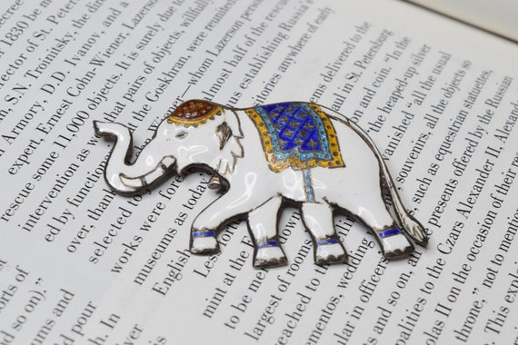 Vintage Collections Sterling Silver Enamel White Elephant Pin Brooch -   Canada
