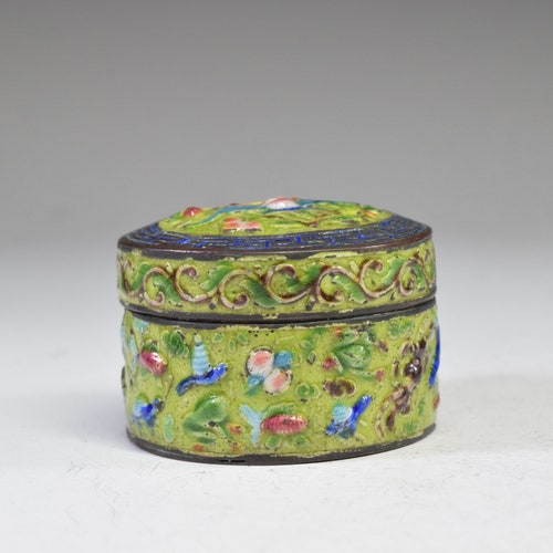 Vintage Collection Chinese Style Green high quality Enamel Bat, Flower, Sea Creatures Pattern Bronze Round Lid Box