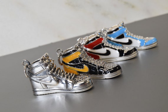 abuela cobre esencia Colgante de zapatos Nike Air Force de plata de ley color - Etsy España