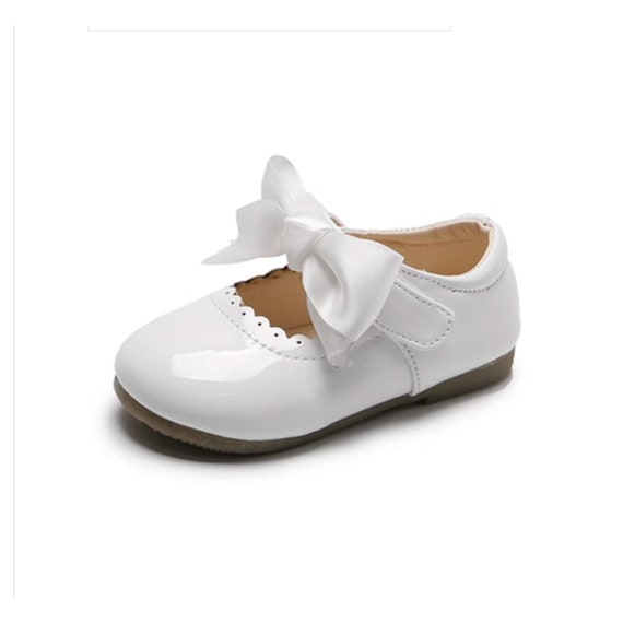 White mary jane deals flower girl shoes