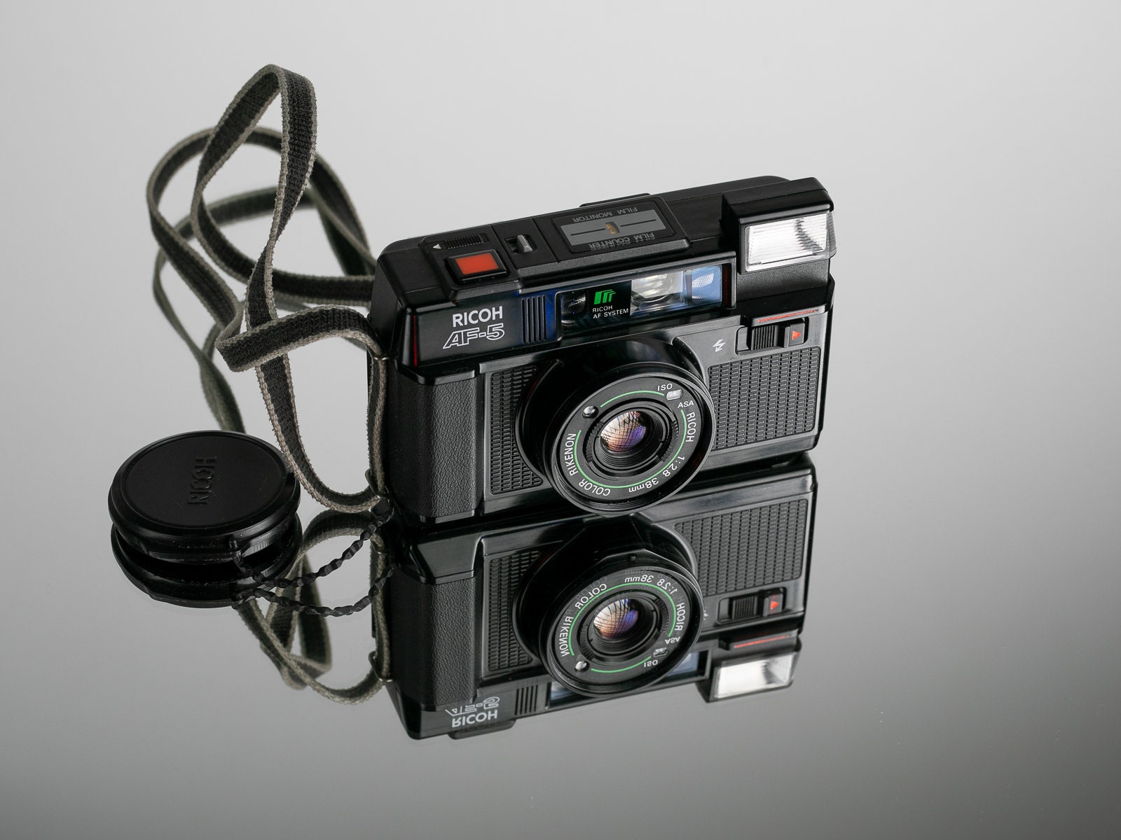 Ricoh R1s、Konica BM-301 #2359、2243 As-is] Konica BIG mini BM-301 35mm Film Camera FOR PARTS OR