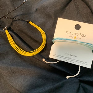 2 Puravida bracelets