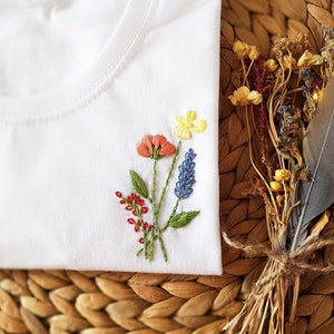 DIY EMBROIDERY T-SHIRT kit Flower bouquet Starterkit Embroidery pattern Full Kit Beginner Birthday Easter gift