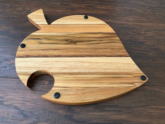 Wooden Cutting Board Leaf Design