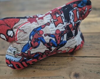 Reading bone - Spiderman