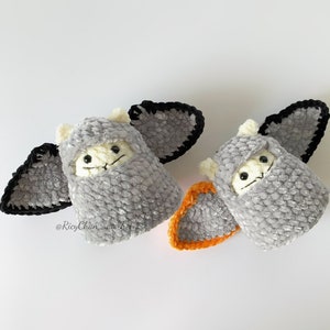 Chunky Bat Cat Amigurumi Crochet Pattern: Halloween Keychain (PDF Pattern)