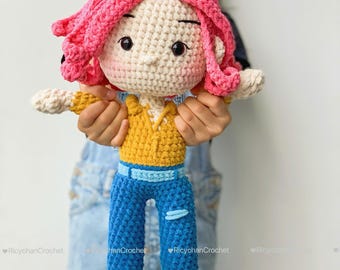 Ragazzo Kpop con i capelli rosa - Amigurumi - Schema per bambola all'uncinetto - Tutorial in PDF (solo in inglese)