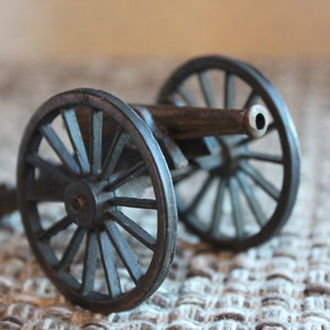 Miniature Cast Iron/Copper Toy Cannon