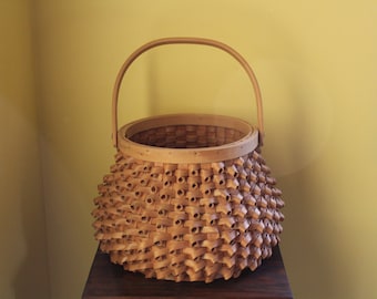 Porcupine Curl Globe Basket