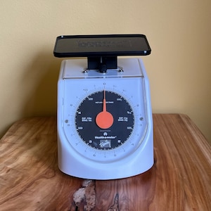 Vintage Health O Meter Kitchen Food Scale 1 lb + Calorie Counter Book